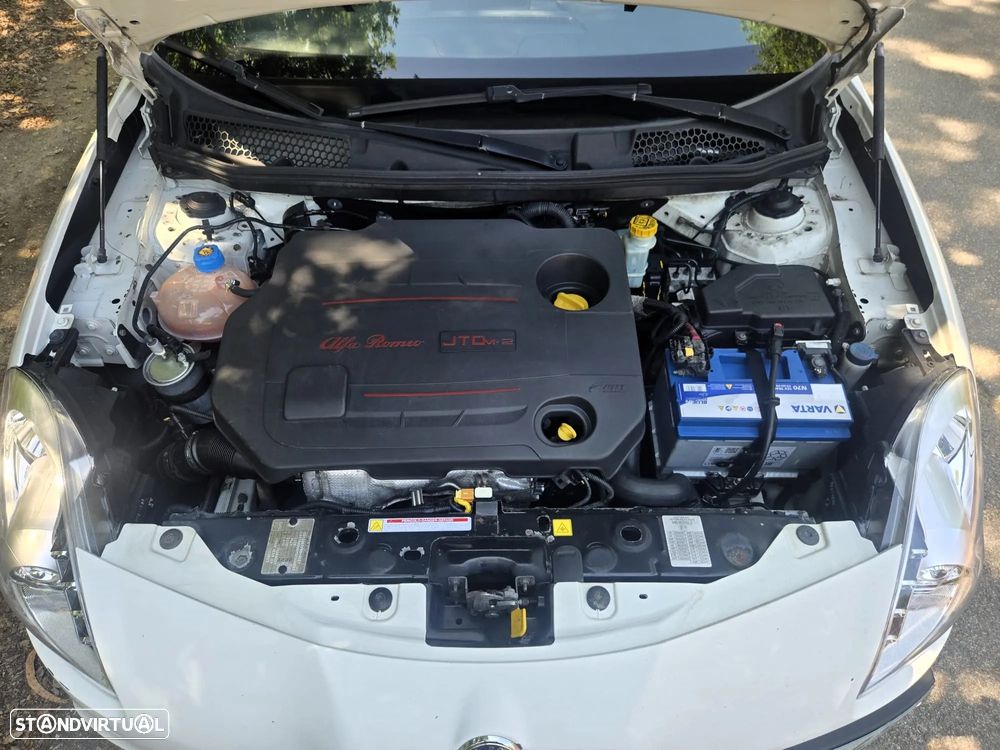 Alfa Romeo Giulietta 2.0 JTDM Distinctive - 14