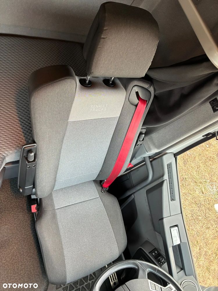 Renault T480 Sleeper Cab - 15