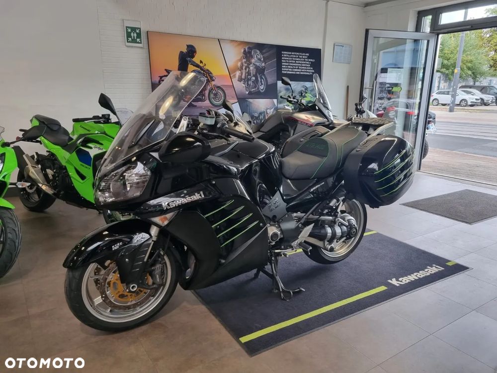 Kawasaki GTR - 35