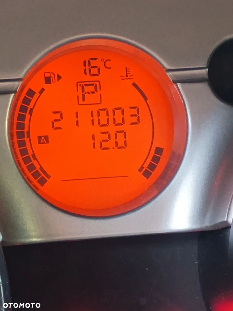 Nissan Qashqai 2.0 CVT lounge - 7