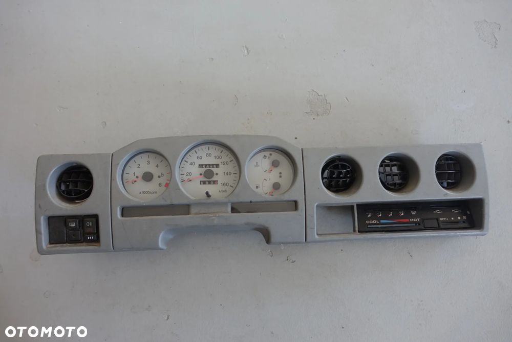 LICZNIK ZEGARY RAMKA SUZUKI SAMURAI - 2