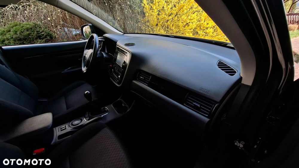 Mitsubishi Outlander 2.0 2WD Inform - 20