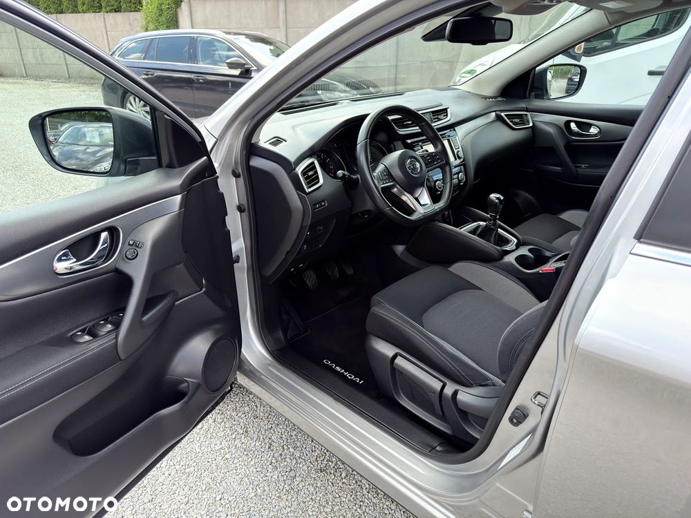Nissan Qashqai 1.6 DIG-T N-Connecta - 16