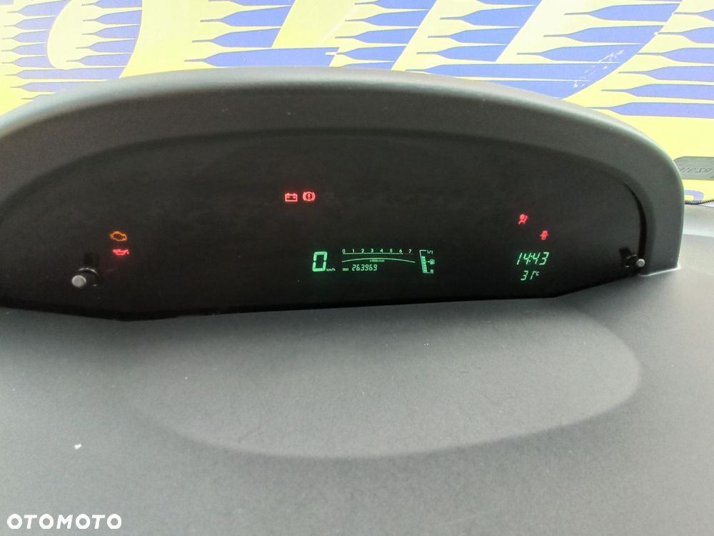 Toyota Yaris - 15