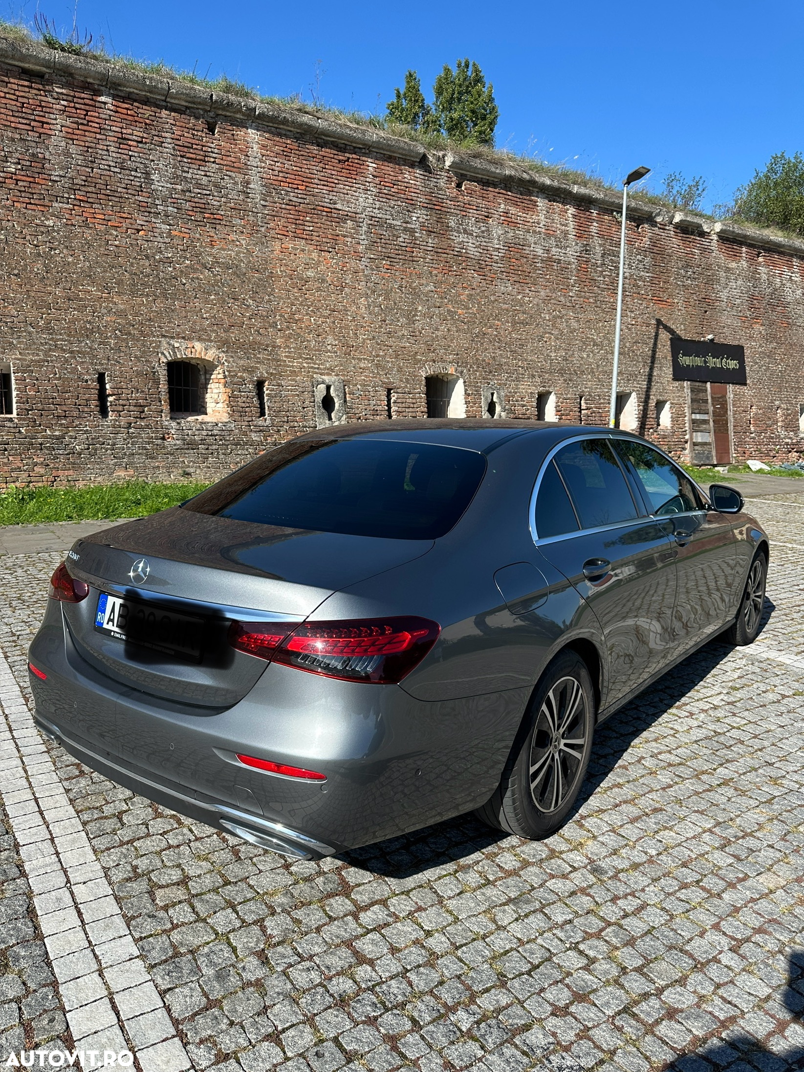 Mercedes-Benz E 200 4Matic T 9G-TRONIC Avantgarde - 23