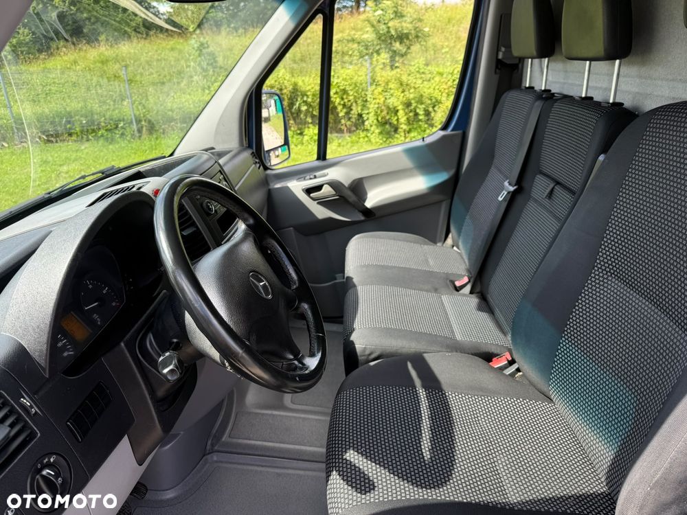 Mercedes-Benz Sprinter - 12