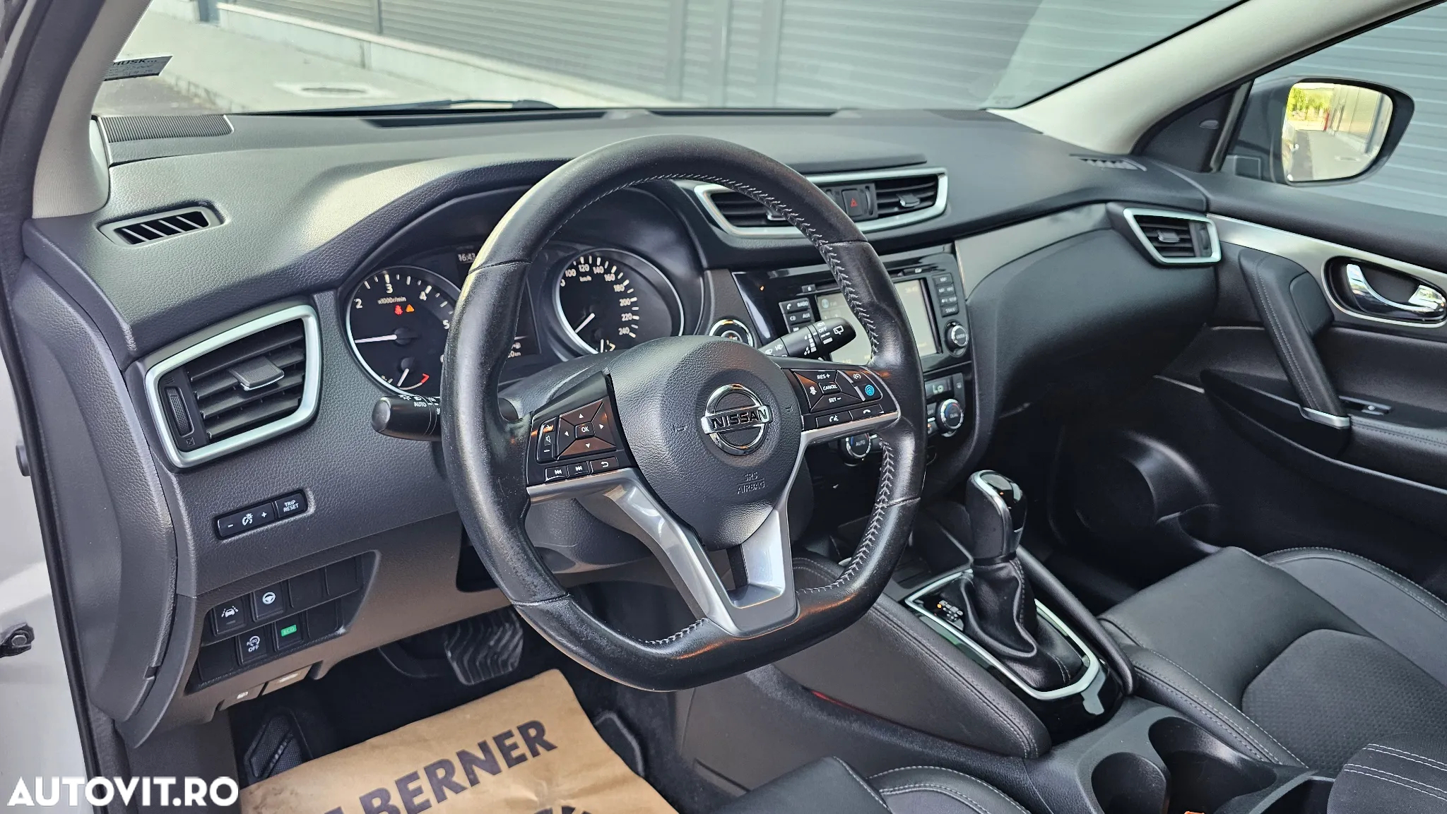 Nissan Qashqai 1.6 DCI Start/Stop X-TRONIC Tekna - 13