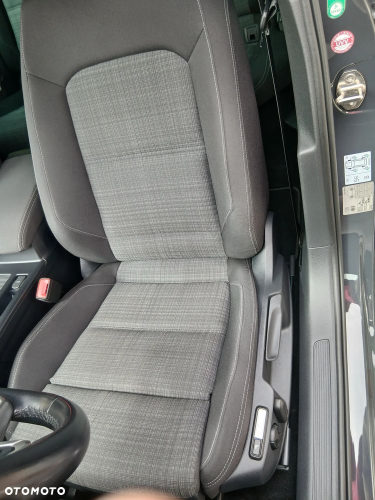 Volkswagen Passat 2.0 TDI SCR Business - 21