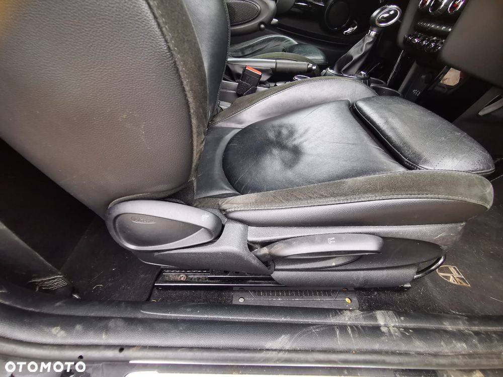 MINI Cooper Standard - 11