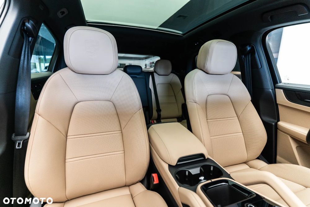 Porsche Cayenne E-Hybrid PHEV Black Edition - 17