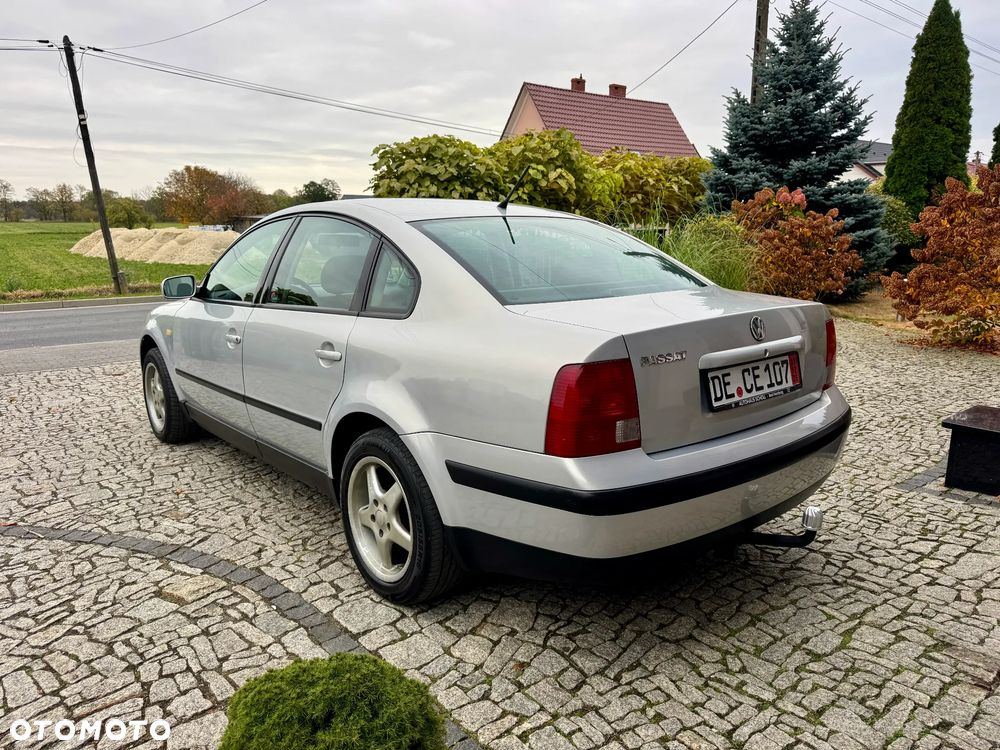 Volkswagen Passat 1.8 Comfortline - 7