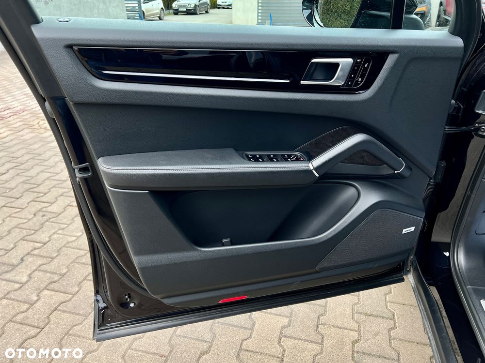 Porsche Cayenne Standard - 10