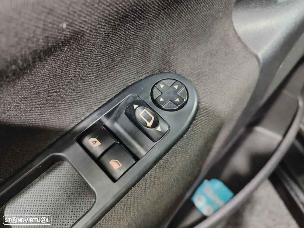 Peugeot 207 1.4 HDi Trendy - 27