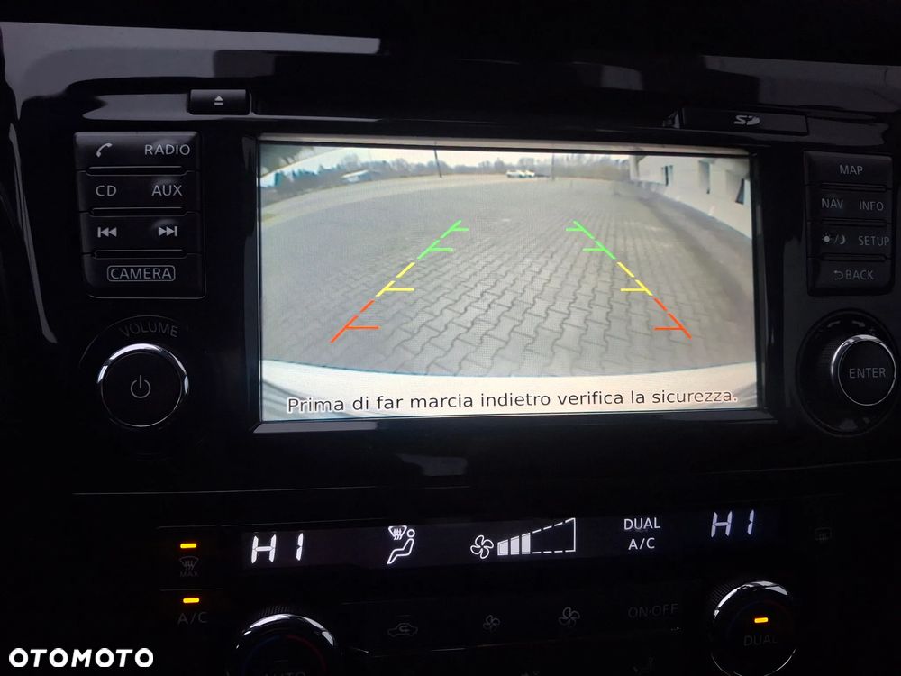 Nissan Qashqai 1.6 dCi 4 x 4 DPF Start/Stop tekna - 36