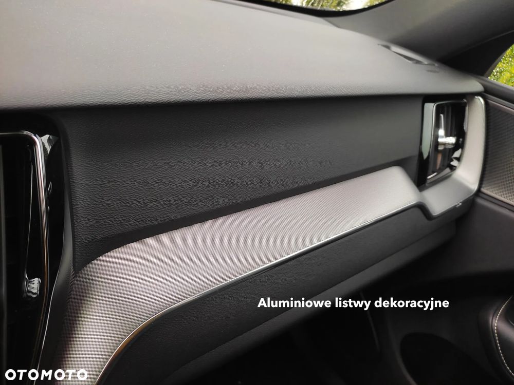 Volvo XC 60 D4 AWD R-Design - 20