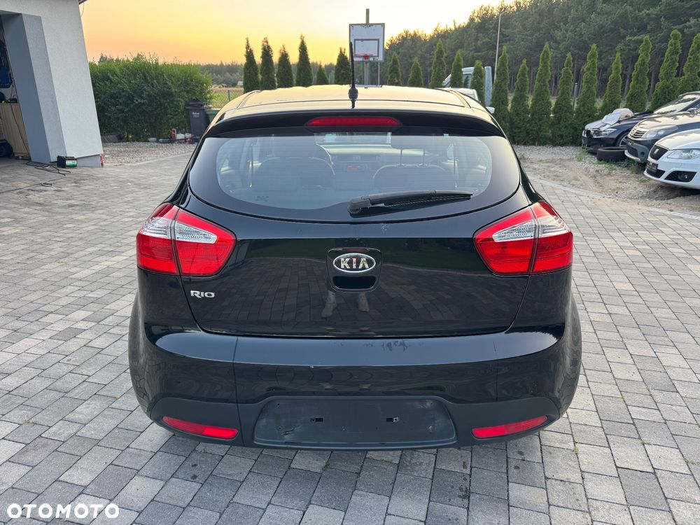 Kia Rio 1.2 Attract - 5
