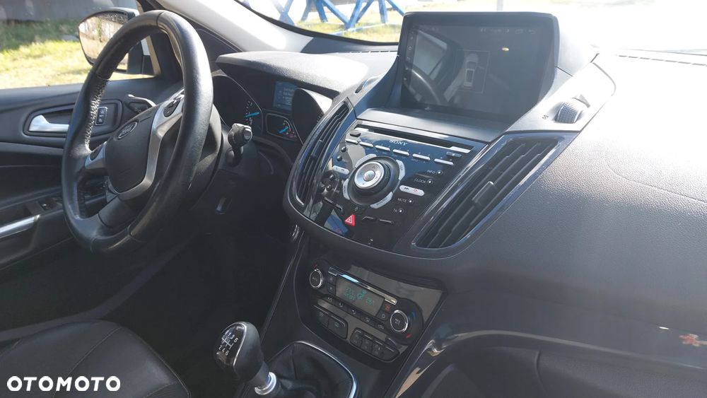Ford Kuga 1.6 EcoBoost 2x4 Titanium - 23