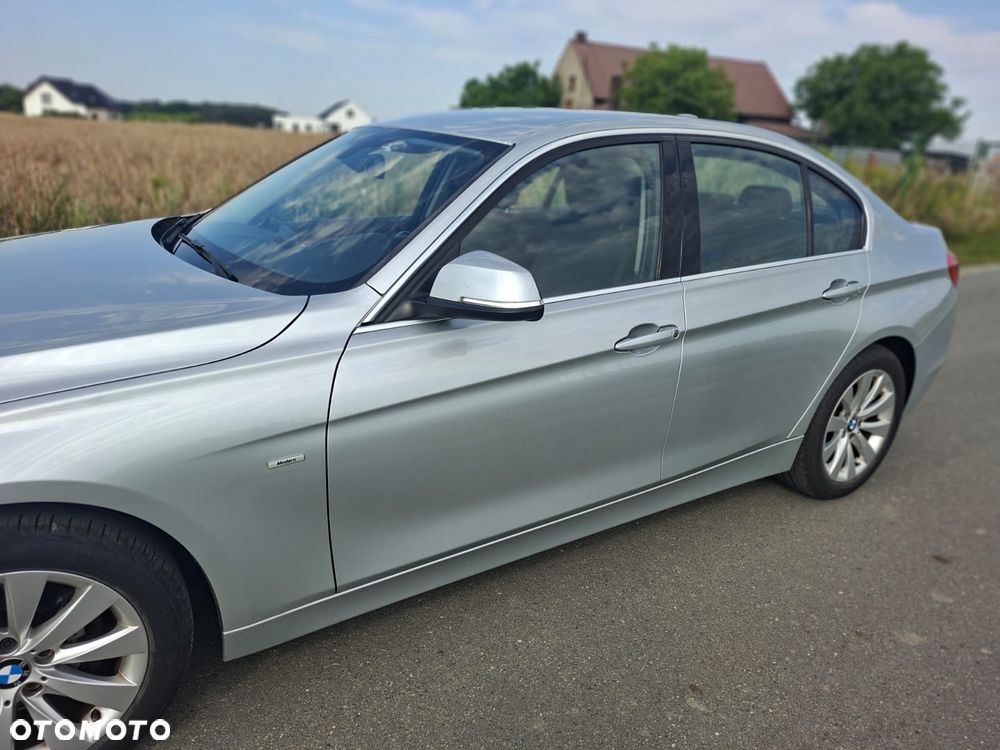 BMW Seria 3 318d Blue Performance Sport Line - 4
