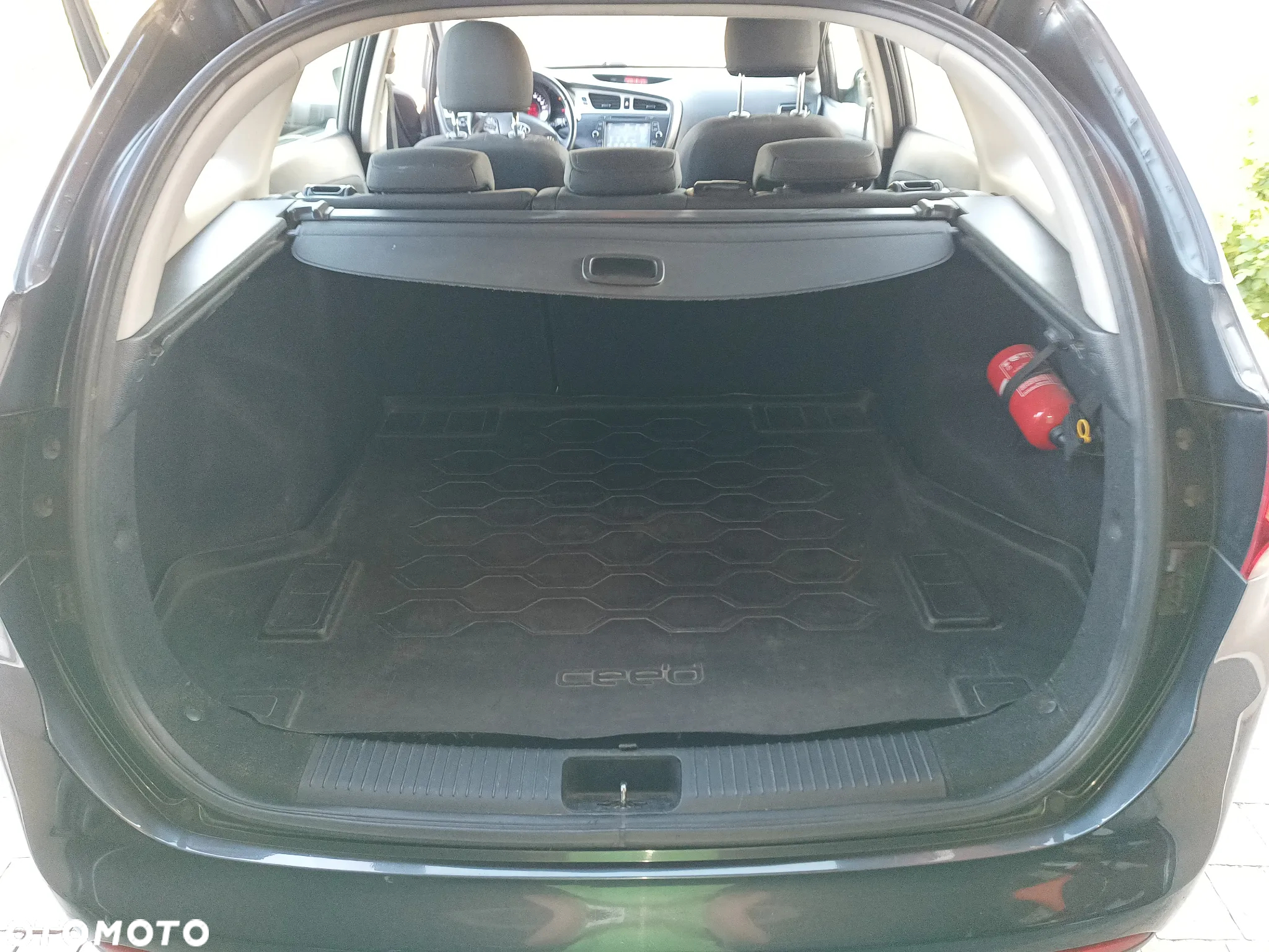 Kia Ceed - 10