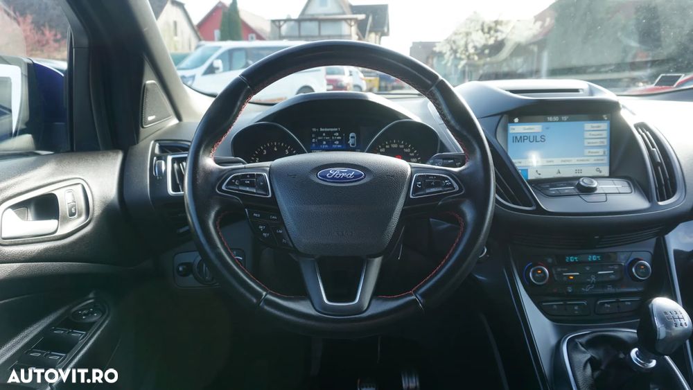 Ford Kuga 1.5 EcoBoost 2x4 ST-Line - 17