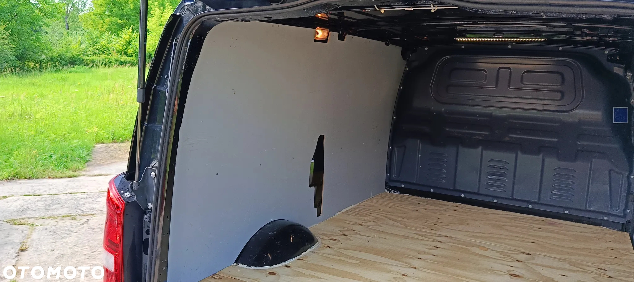 Mercedes-Benz Vito Trafic Vivaro 2017 r 181000 km klima tempomat kamera - 21