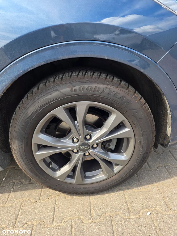 Ford Kuga 1.5 EcoBoost ST-LINE - 8