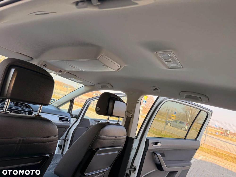Volkswagen Touran 1.6 TDI SCR (BlueMotion Technology) DSG Trendline - 15