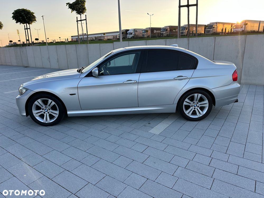BMW Seria 3 318d - 4