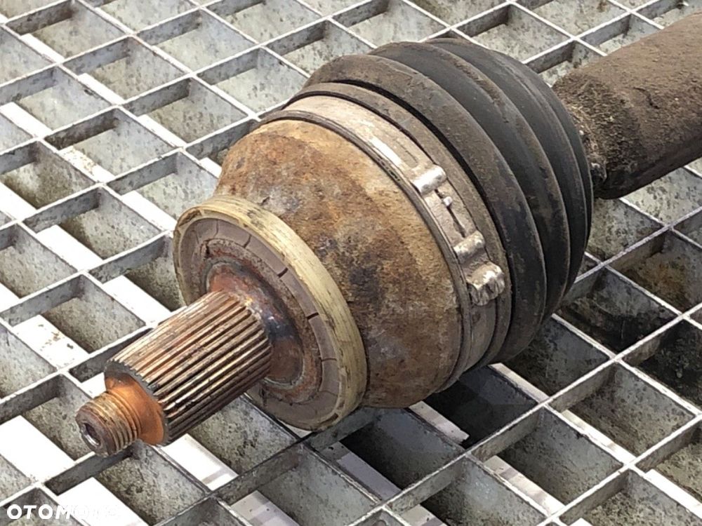 PÓŁOŚ PRAWY PRZÓD  VW POLO (9N_, 9A_) 2001 - 2014 1.4 TDI 51 kW [70 KM] olej napędowy 2005 - - 2