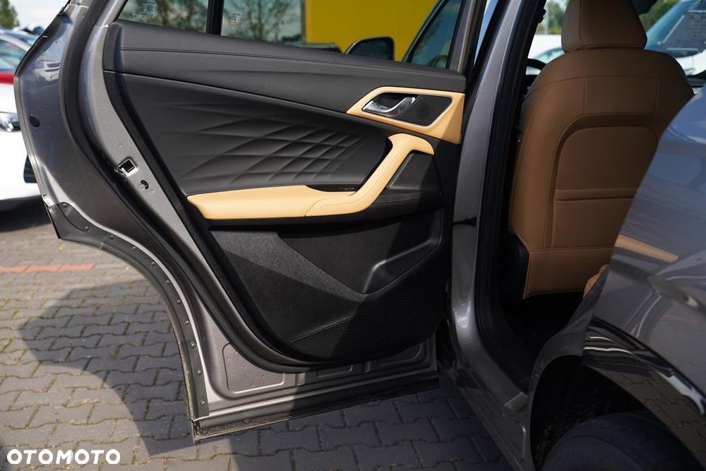 MG HS 1.5 T-GDI Exclusive DCT - 9