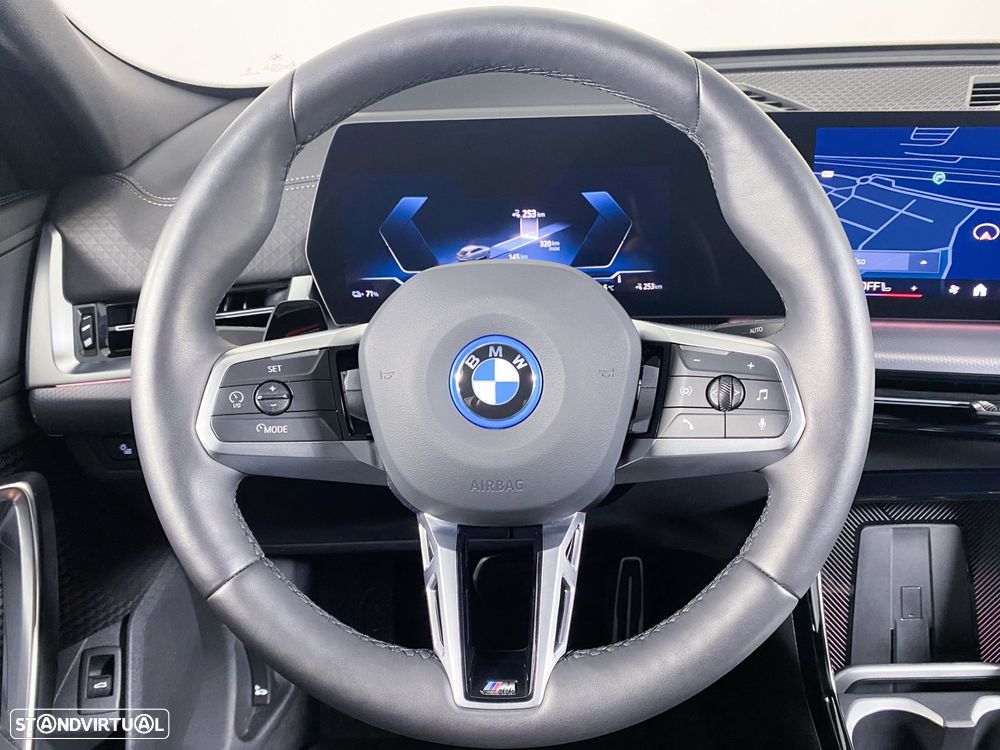 BMW iX2 eDrive20 Pack Desportivo M - 10