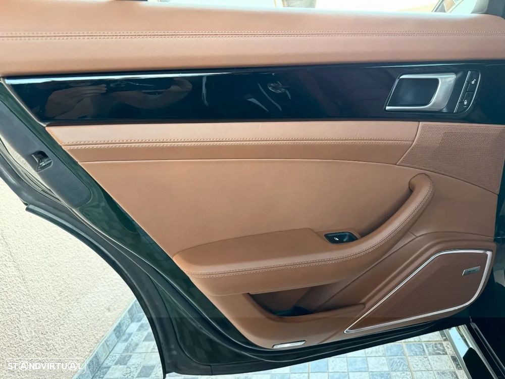 Porsche Panamera Sport Turismo 4 E-Hybrid - 20