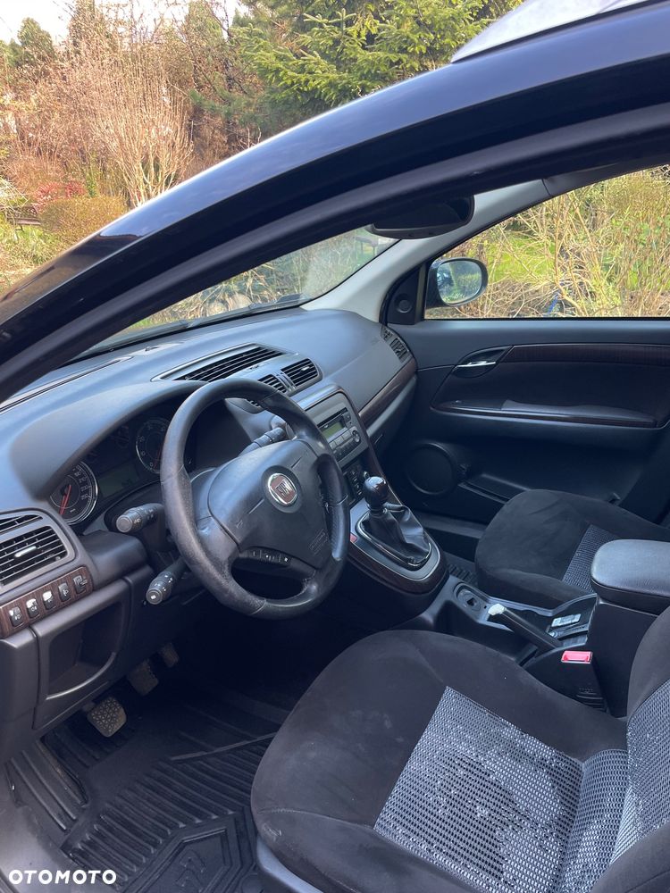 Fiat Croma 1.9 JTD Emotion - 6