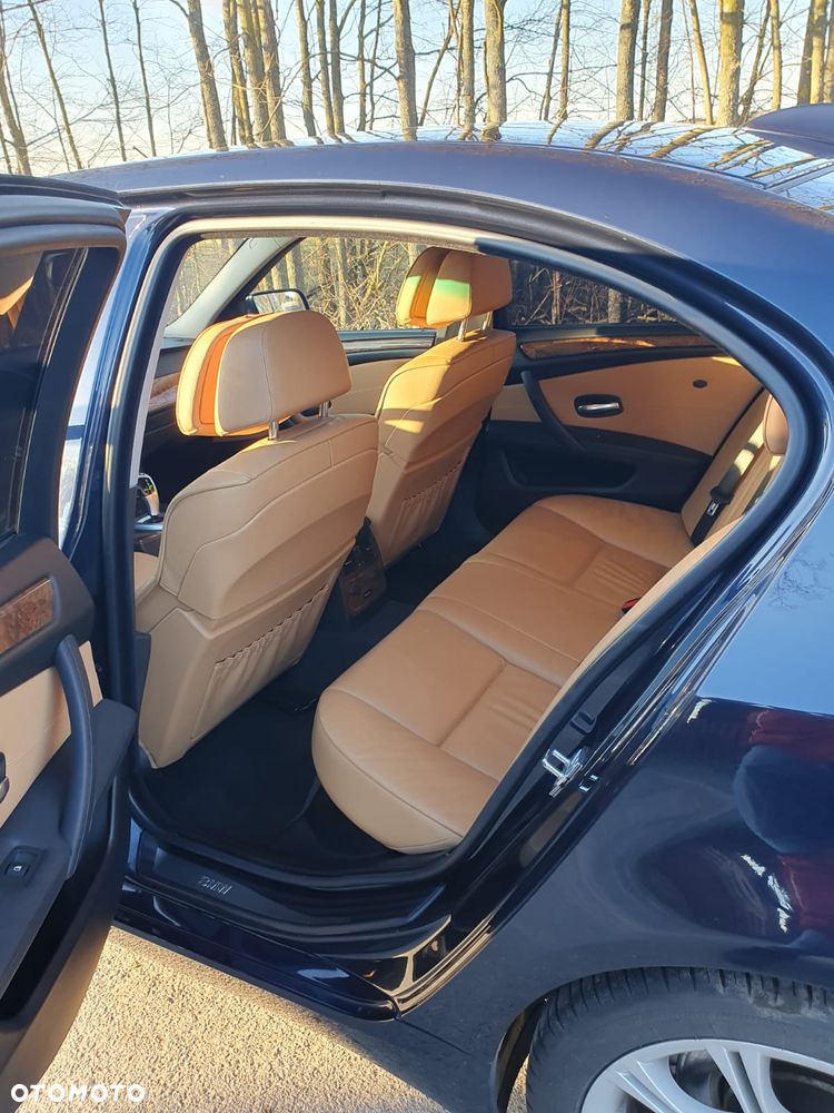 BMW Seria 5 525xi Edition Exclusive - 22