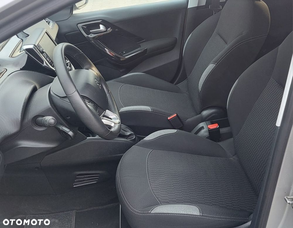 Peugeot 208 PureTech 82 Active - 19