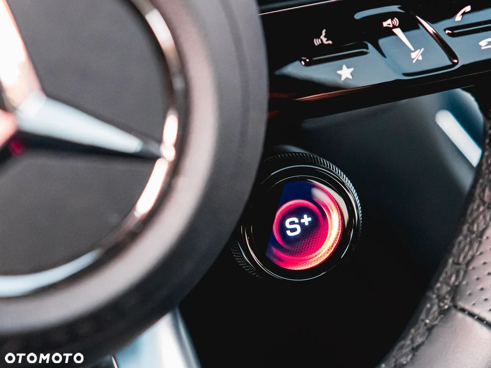 Mercedes-Benz AMG GT 63 4Matic+ - 30