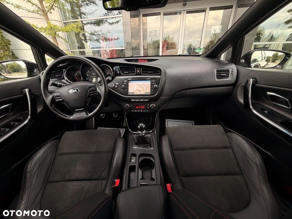 Kia Ceed - 8