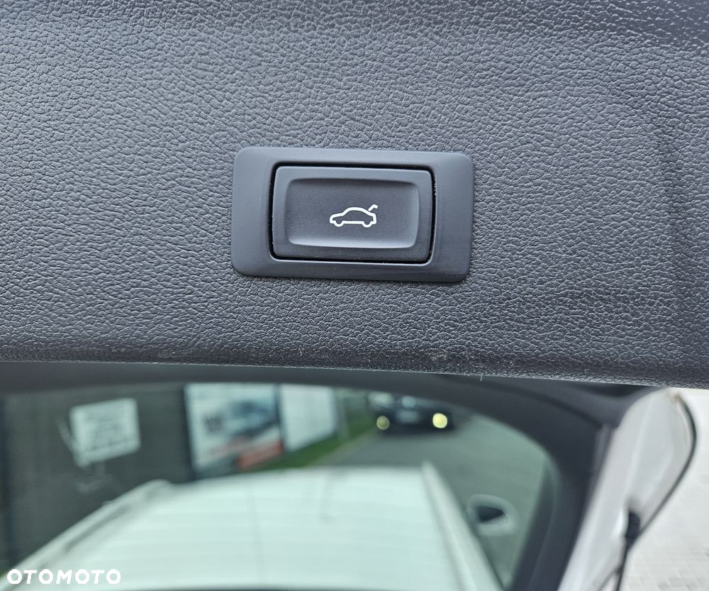 Audi A4 Allroad 2.0 TDI Quattro - 25