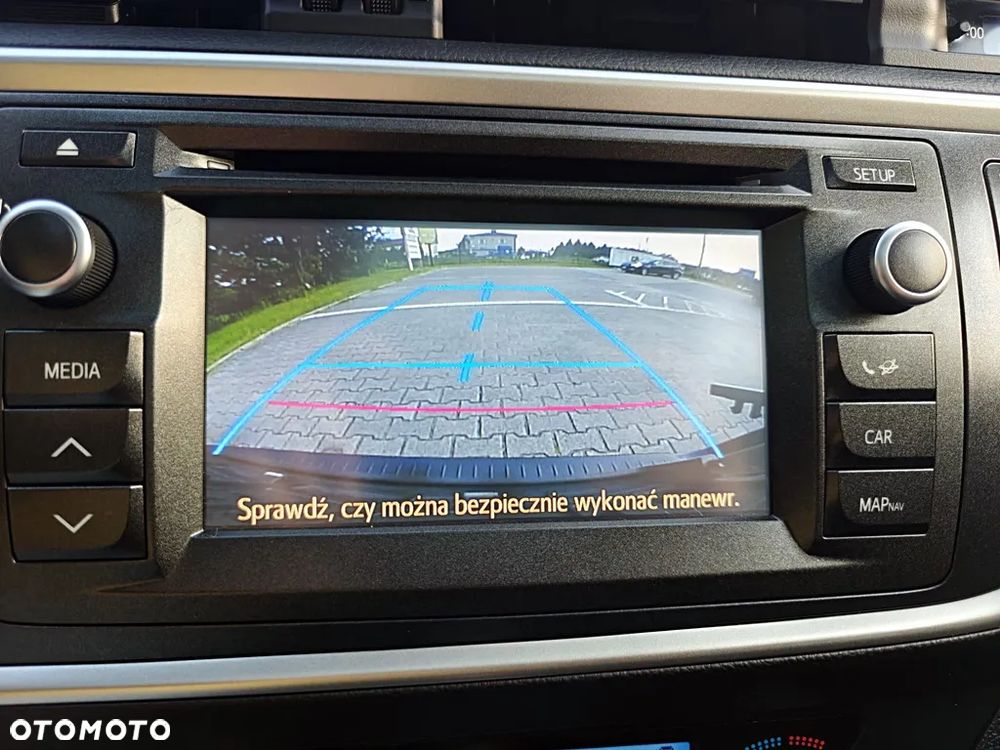 Toyota Auris 1.6 Premium Comfort MS - 29