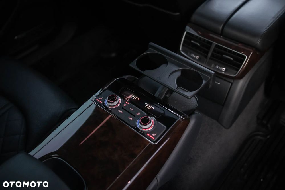 Audi A8 4.0 TFSI cylinder on demand quattro tiptronic Lang - 23