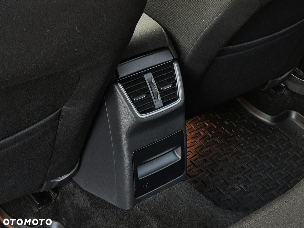 Skoda Octavia 1.5 TSI ACT Style DSG - 25