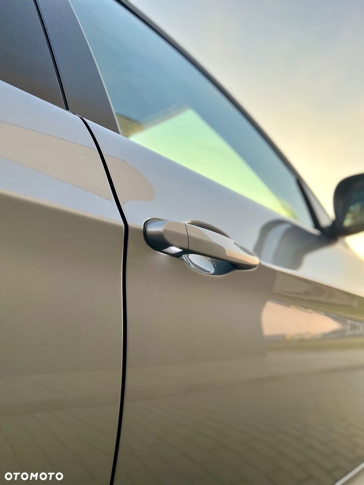 BMW Seria 3 318d DPF Edition Exclusive - 11