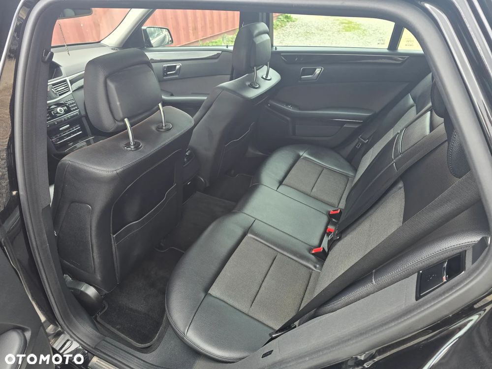 Mercedes-Benz Klasa E 220 CDI DPF BlueEFFICIENCY 7G-TRONIC Avantgarde - 16