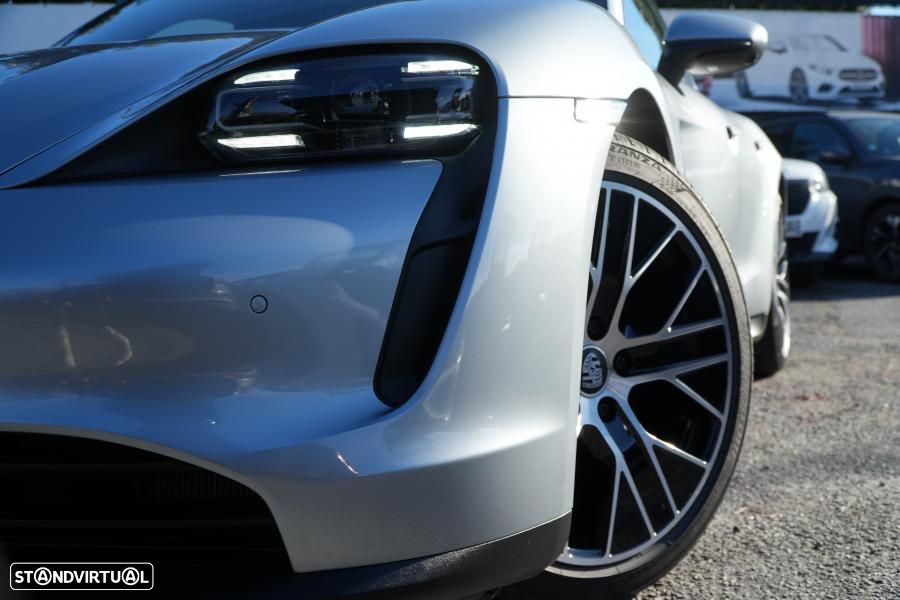 Porsche Taycan Sport Turismo Black Edition - 3
