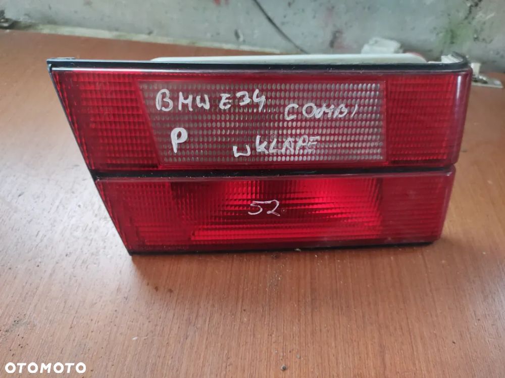 BMW E34 LAMPA TYŁ COMBI W KLAPĘ - 2