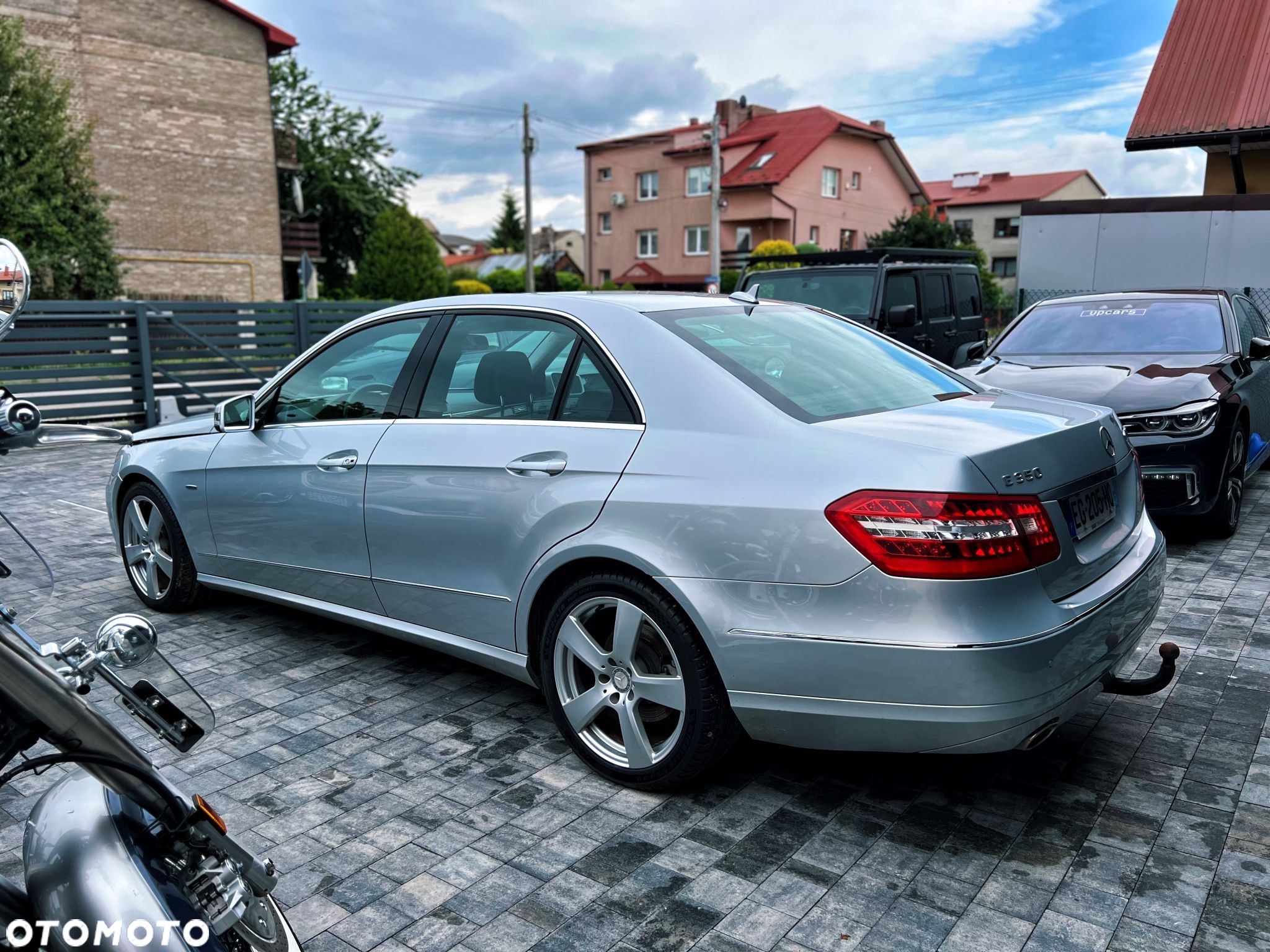 Mercedes-Benz Klasa E 350 CDI BlueEff Avantgarde - 1