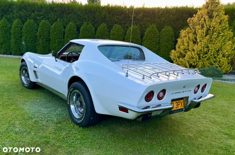 Chevrolet Corvette - 4