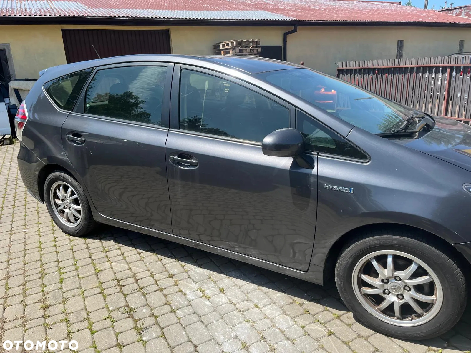 Toyota Prius+ (Hybrid) Executive - 37