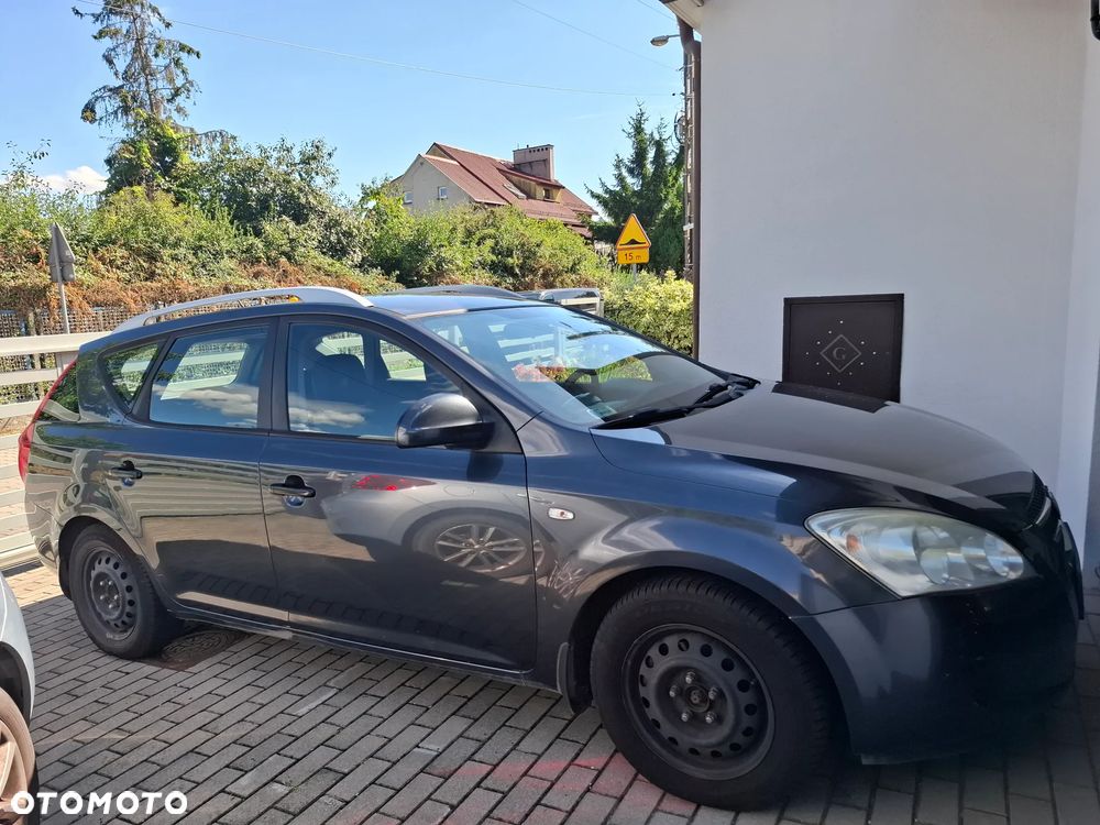 Kia Ceed 1.6 Crdi Comfort - 1