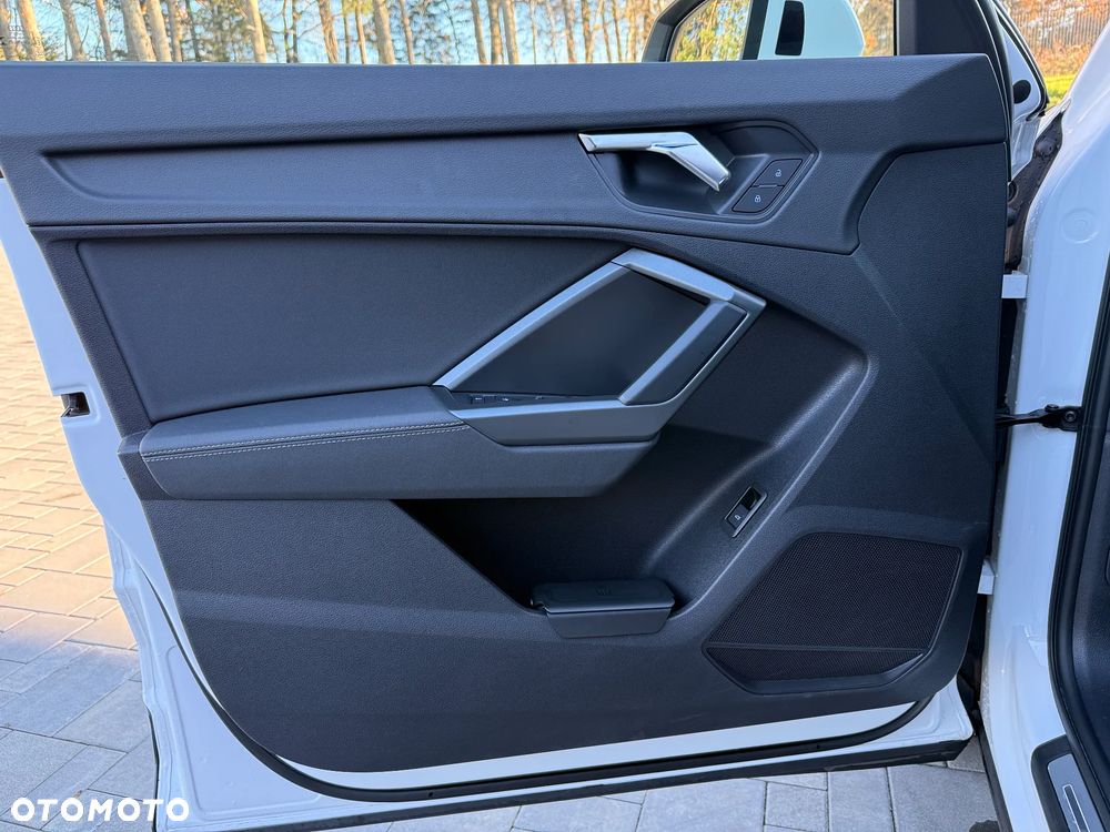 Audi Q3 Sportback 40 TDI quattro S tronic S line - 38